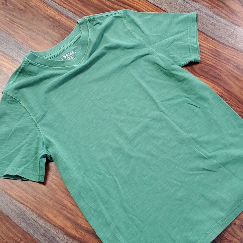 CHEROKEE VNECK